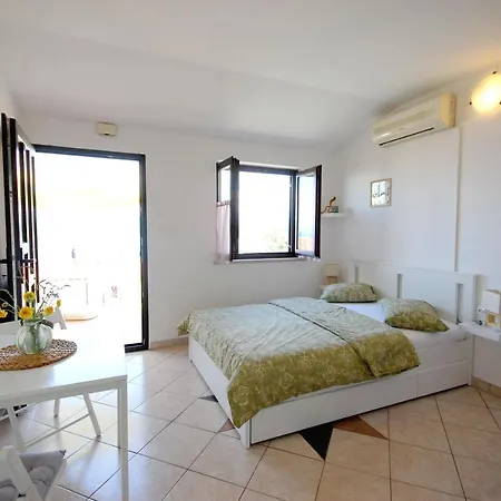 With Parking Space Njivice, Krk - 20505 Apartment *