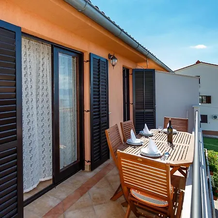 With Parking Space Njivice, Krk - 20505 Apartment Njivice