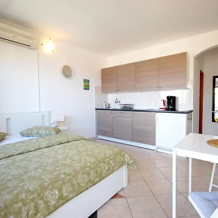 דירה With Parking Space Njivice, Krk - 20505