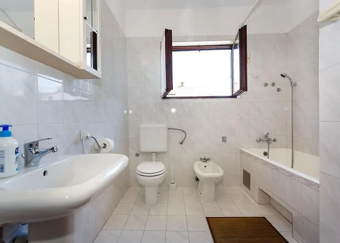 With Parking Space Njivice, Krk - 20505 شقة