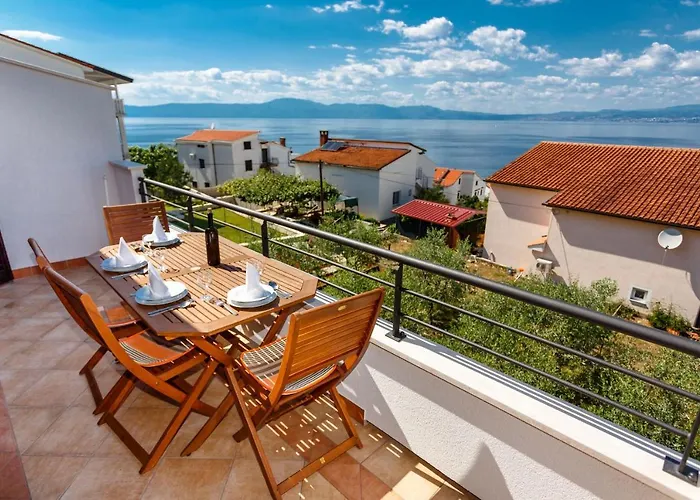 Apartamento With Parking Space Njivice, Krk - 20505