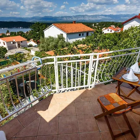 Apartamento With Parking Space Njivice, Krk - 20505 *